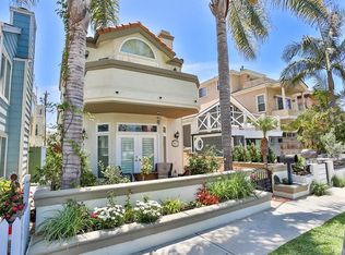218 9th St, Huntington Beach, CA 92648