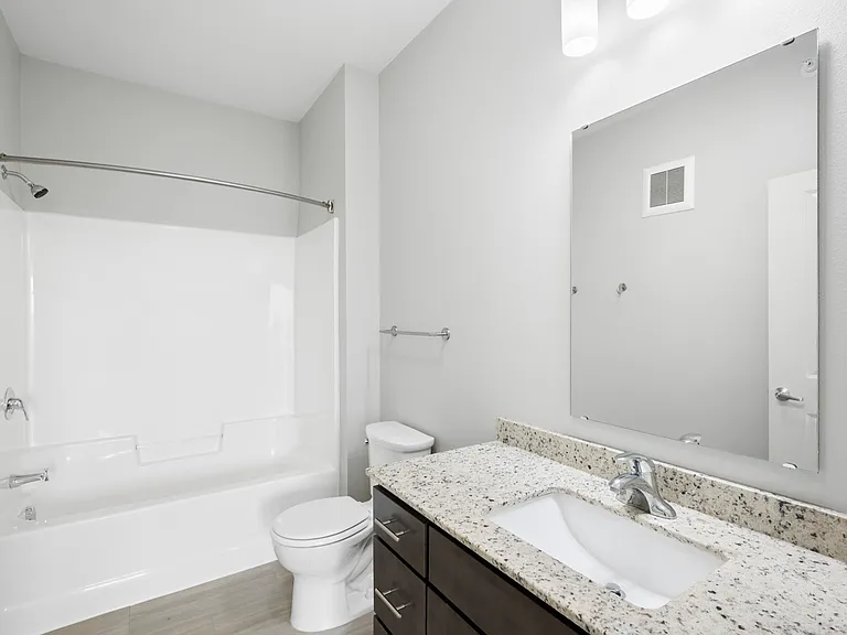 11. Aspen Lofts F - Bath1 11. Aspen Lofts F - Bath1