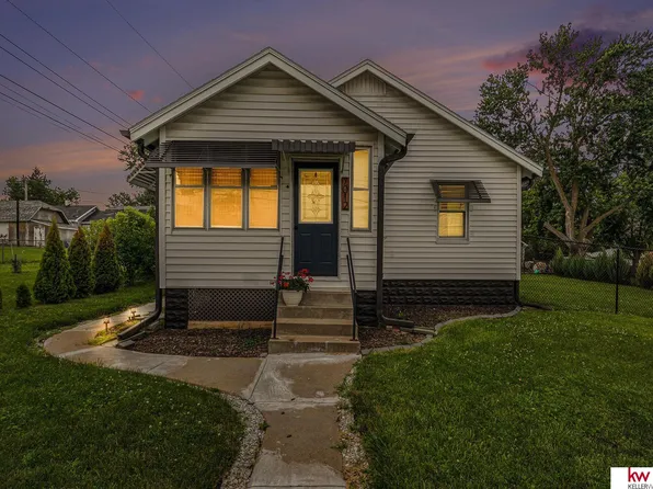 7012 S 36th St, Bellevue, NE 68147