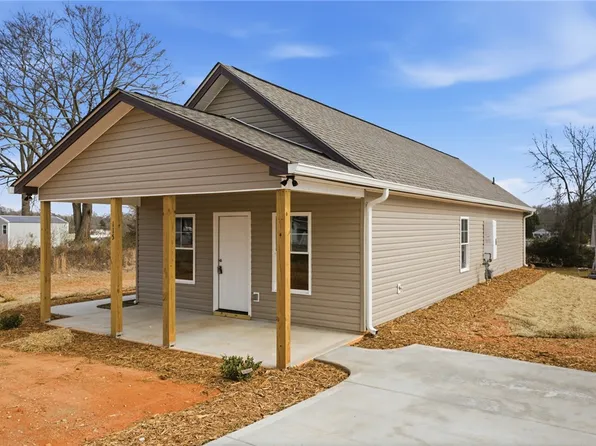 115 Riley St, Westminster, SC 29693