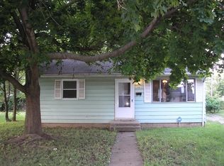 17 Pat Ln, Fairborn, OH 45324