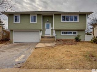 1057 Wood Park Dr, Baldwin, NY 11510