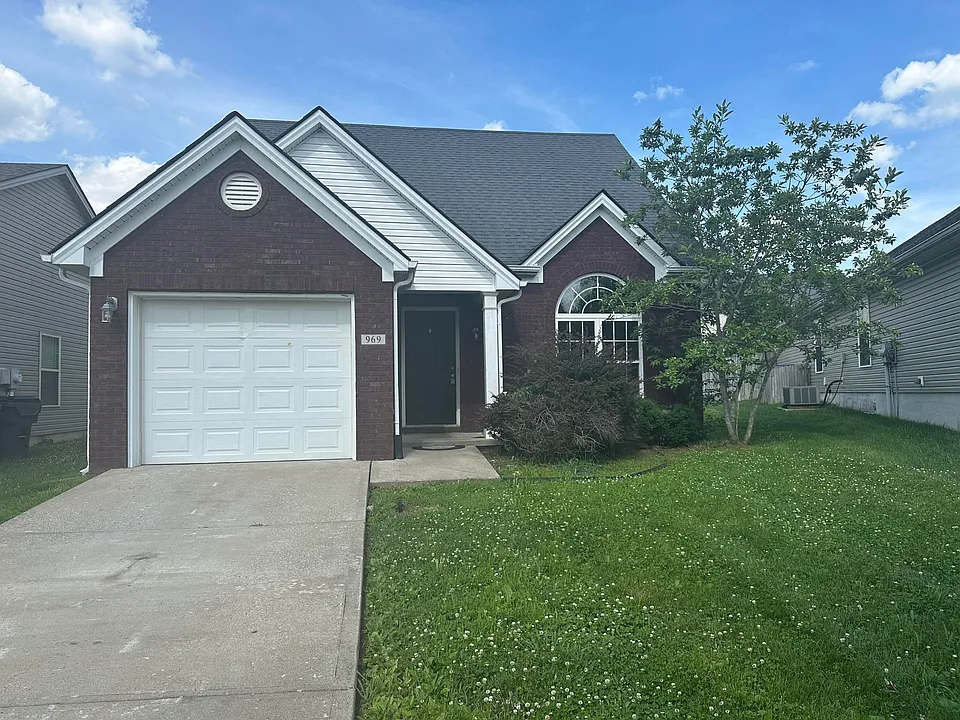 969 Sugarbush Trl