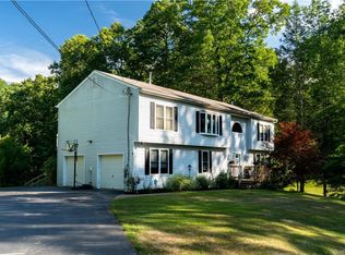 297 Oak Ridge Rd, Hopewell Junction, NY 12533