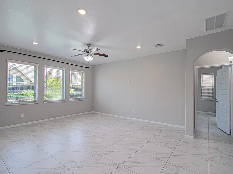 3014 Roberta Sue Dr — Photo 17