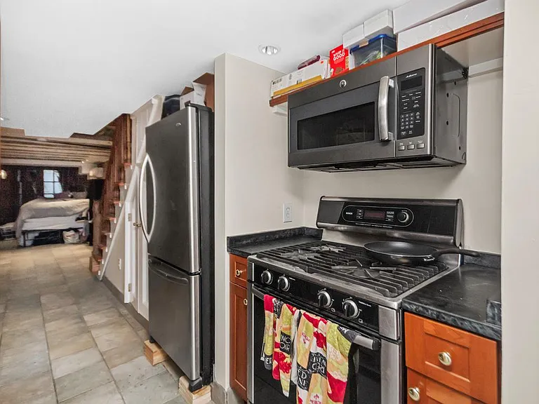 249 Bunker Hill St #B — Photo 7