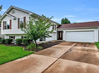 722 Diamond Pointe Ct, O'Fallon, MO 63366