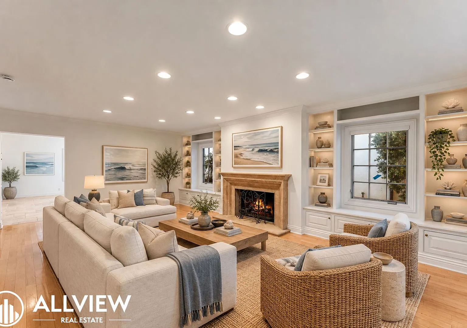 Spacious 3-Bedroom Lido Residence with Rooftop Deck | Moments from the Harbor — Photo 1