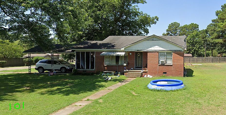 1st image of 101 N Pecan Dr