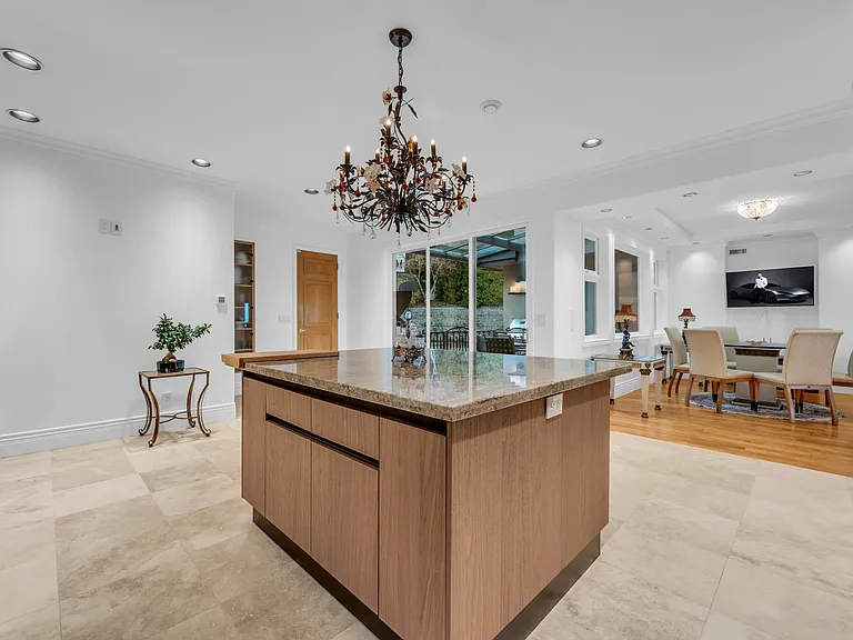 1525 Errigal Pl — Photo 9