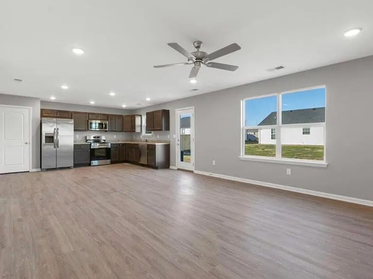 8028 Driftwood Loop — Photo 4