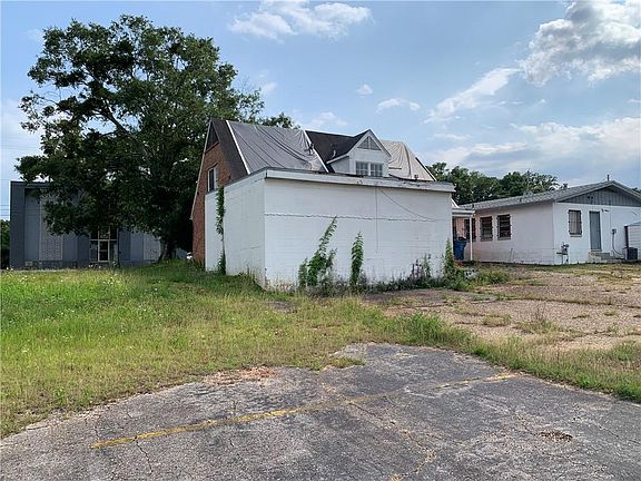 5th image of 2466 Commercial Park Dr