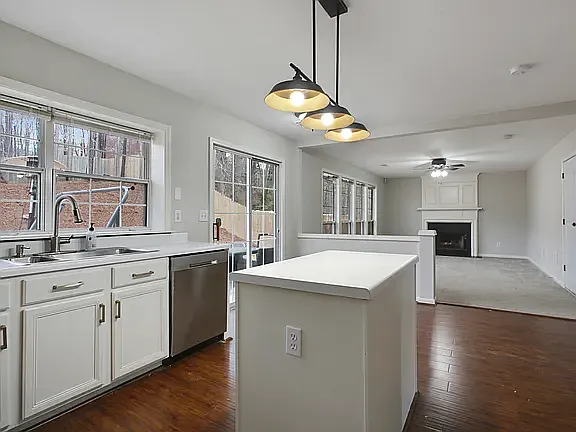 3644 Kentford Ln — Photo 11