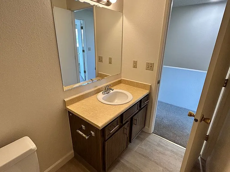 846 Homedale Rd — Photo 22