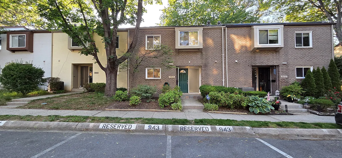 Building Photo - 9943 Lake Landing Rd