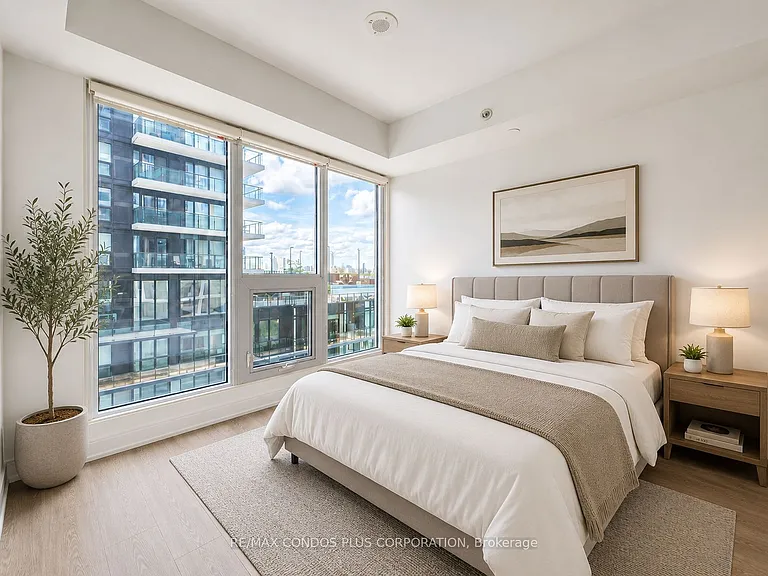 181 Dundas St E #2215 — Photo 11