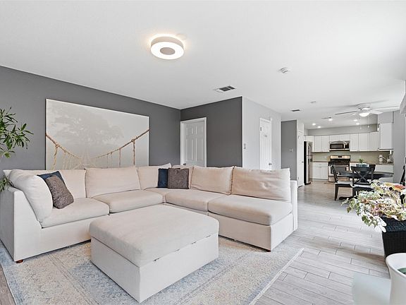 2nd image of 8901 Ravello Pass