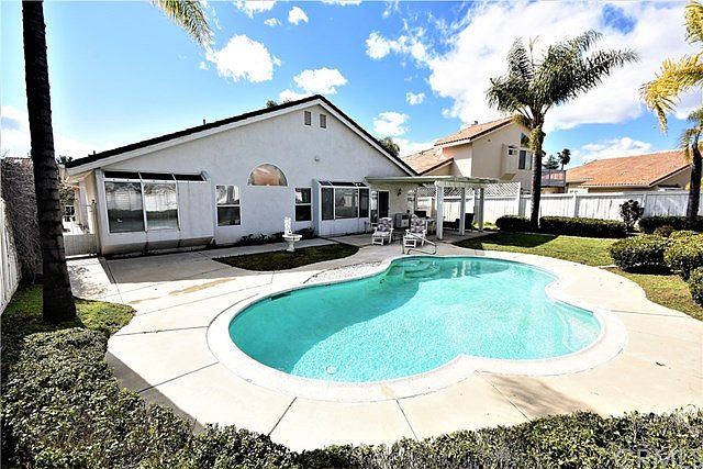 1st image of 25560 Blackthorne Dr