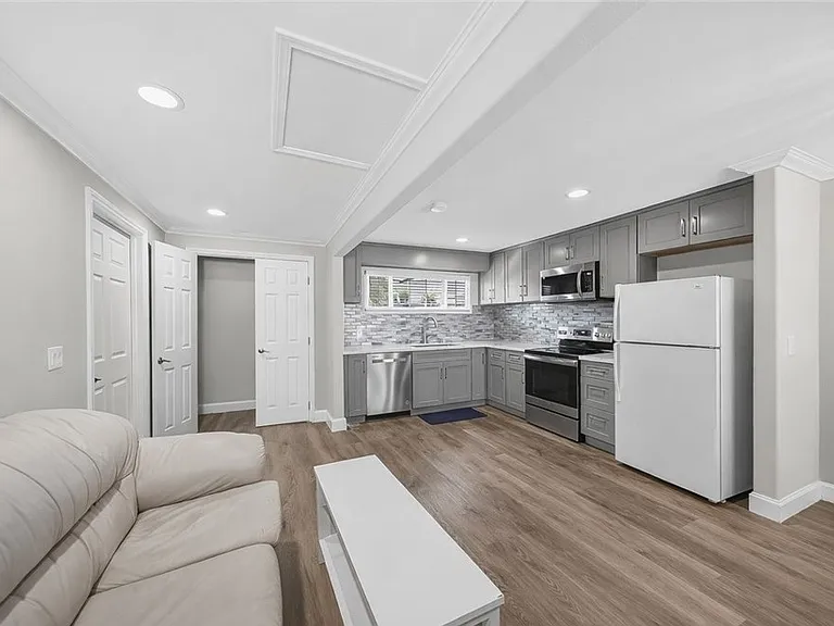 4751 Saint Andrews Ave #B — Photo 1