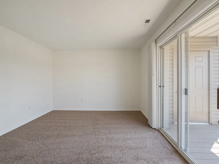 Autumn Woods Apartments — Photo 18