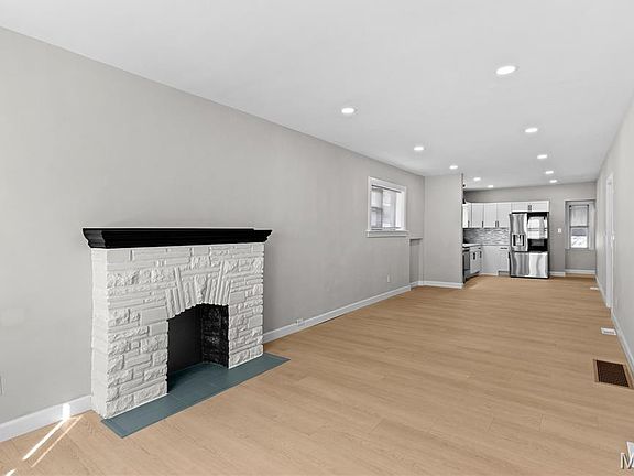 4th image of 5225 Chippewa St