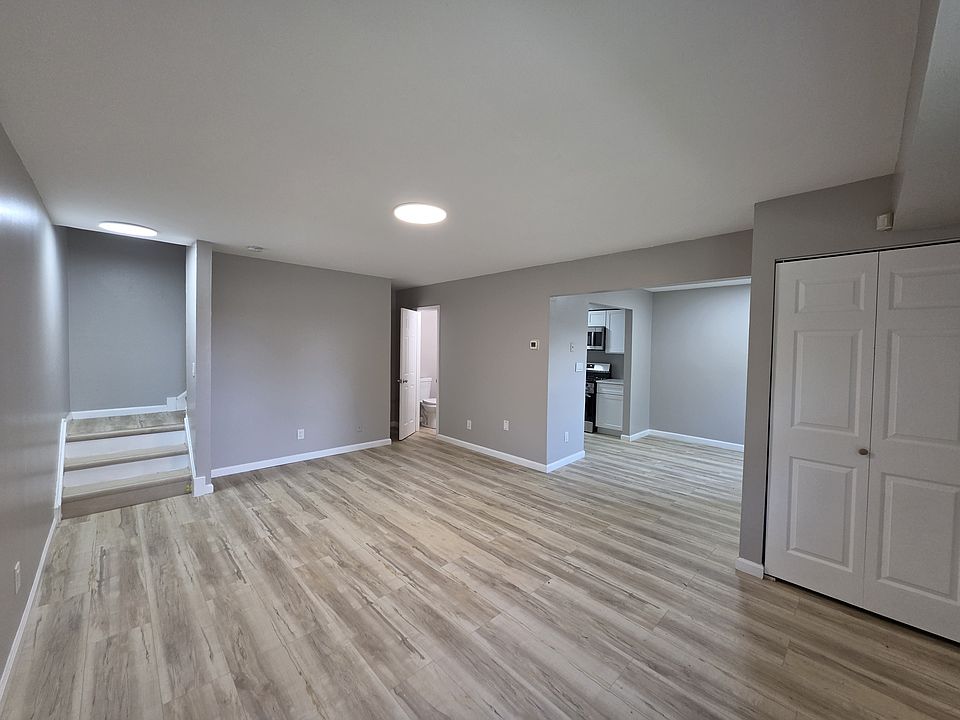 1st image of 720 S New Rd APT 5B
