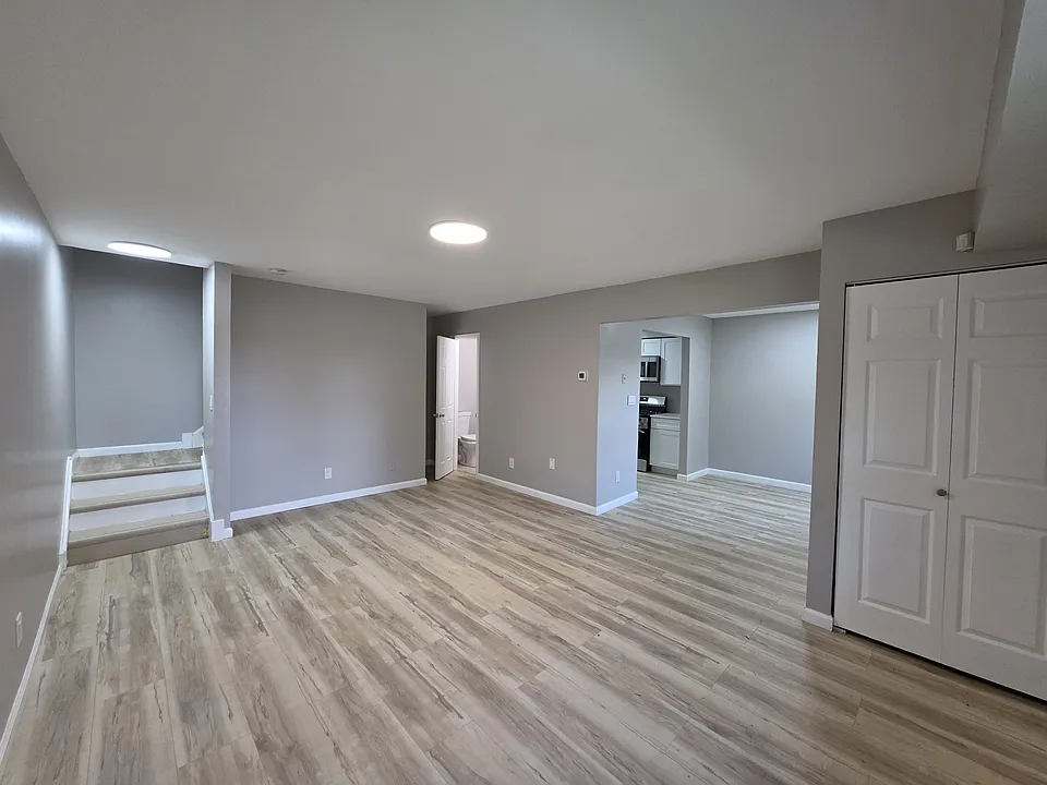 720 S New Rd #5B