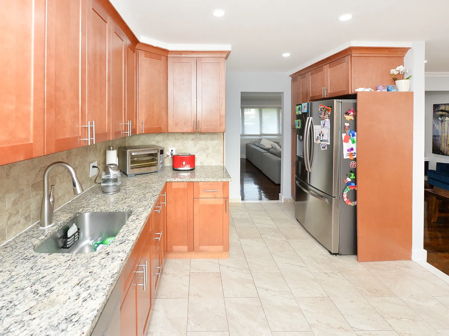 3 bed, 1672 sqft, $5,300 — Photo 4