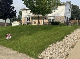 387 Willow Grove Dr #387, Pewaukee, WI 53072