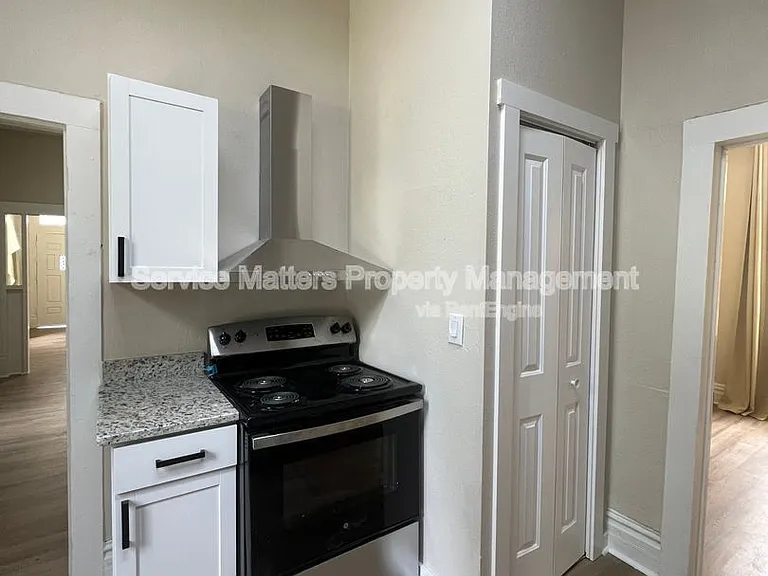 1319 W Jackson St — Photo 10