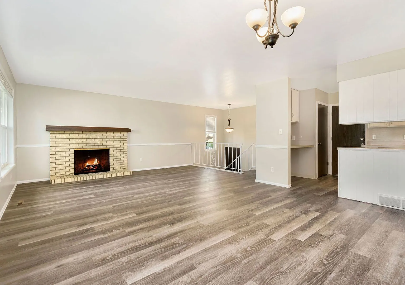Freshly Updated 4 Bedroom Home — Photo 4