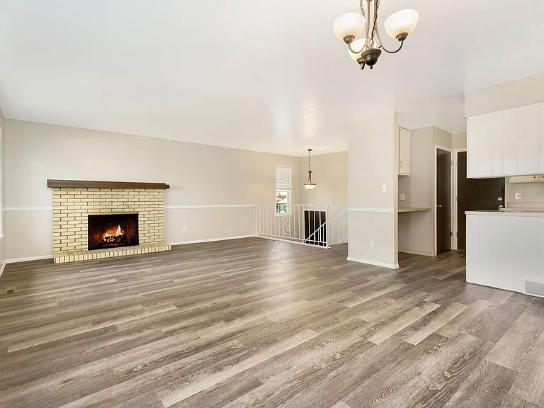 1848 Marlborough Ct — Photo 5