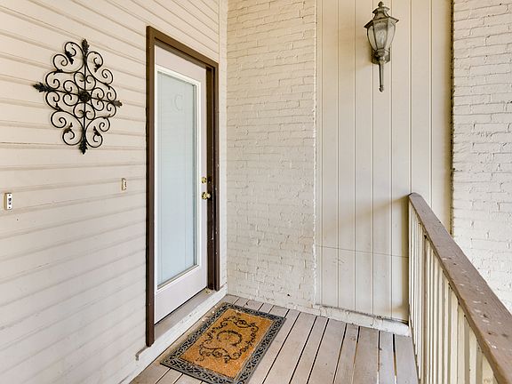 3rd image of 1714-1716 S Tucker Blvd #C