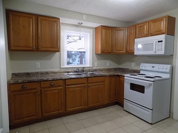 2nd image of 929 Woodford Ave
