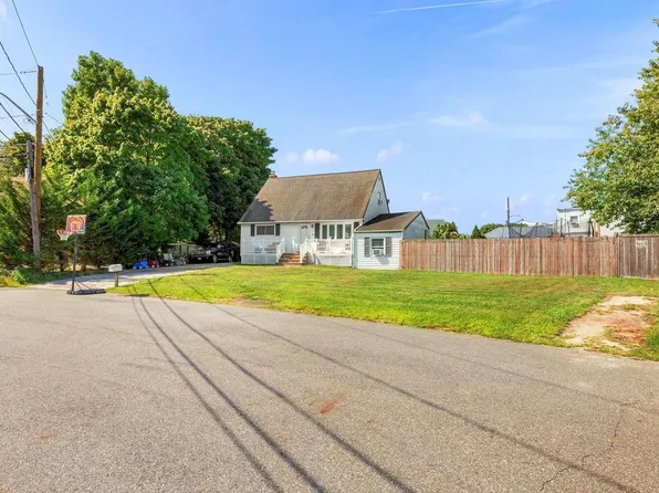 8 Kobb Boulevard, Babylon, NY 11702