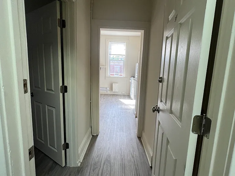 1921 Wallace St #3F — Photo 6