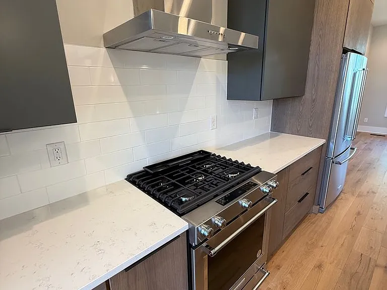 110 Frazier Ave — Photo 5