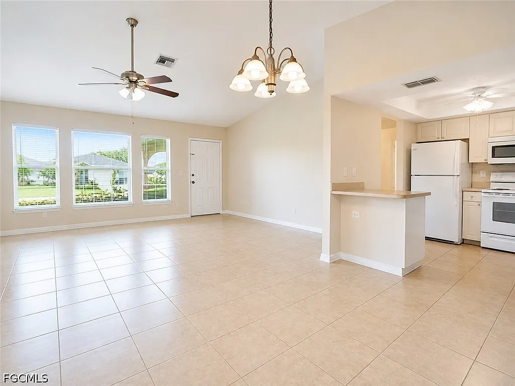 3 bed, 2.0 bath, 1210 sqft, $2,225 — Photo 3