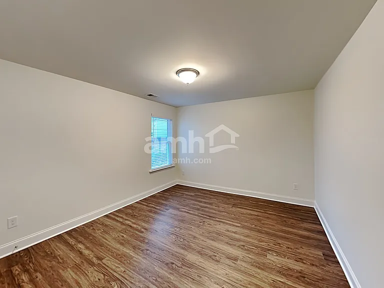 1410 Ashlyn Ct — Photo 24
