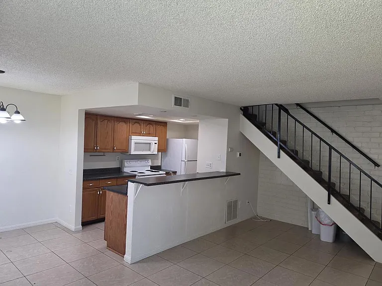 72721 Willow St #2 — Photo 2