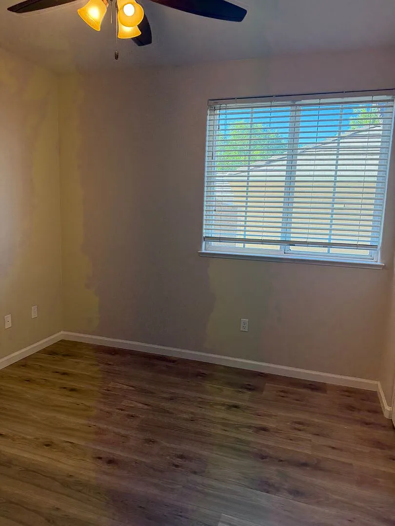Beautifully Updated 2 bedroom 2 bath — Photo 2