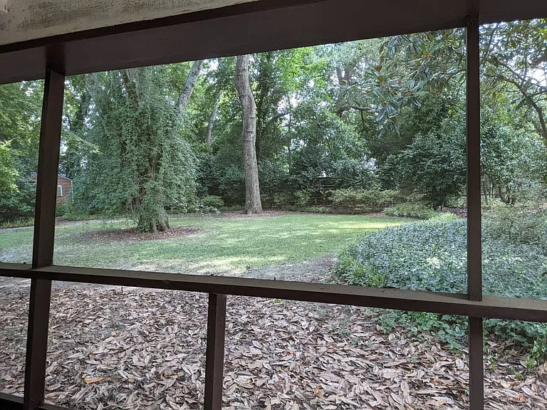 223 Edgefield Ave NW — Photo 6