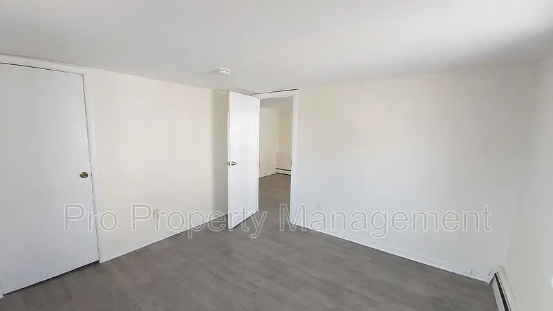 3 bed, 1.0 bath, $1,895 — Photo 4
