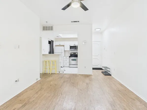 806 W 24th St APT 114, Austin, TX 78705