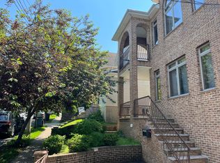 392 Davis Ave, Staten Island, NY 10310