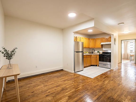 2nd image of 1658 Prospect Pl APT 3