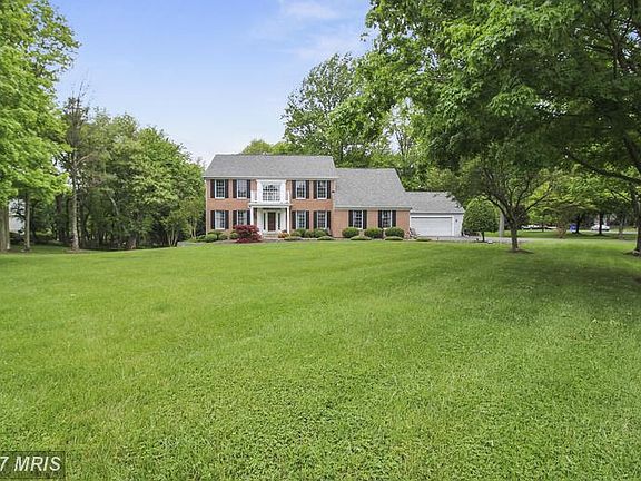 3rd image of 6600 Belle Chase Ct