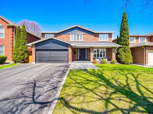 108 Poplar Heights Dr, Toronto, ON M9A 4Z4