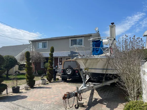 2343 Stewart Ave, Westbury, NY 11590