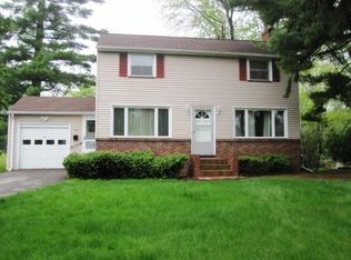 769 Lake Shore Blvd, Rochester, NY 14617